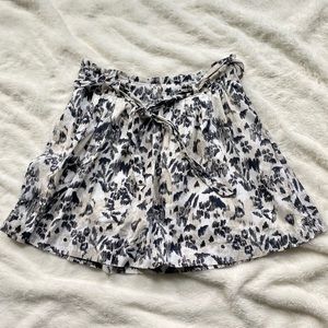 Old Navy Abstract Print Paper Bag Waist Miniskirt Gray Size 8